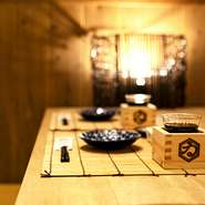 和モダン個室は2名様～OK！宴会に人気の掘りごたつ個室は18名様まで◎最大宴会40名様まで対応可能！刈谷駅4分の路面店なので集合もしやすい。飲み放題付コースは3000円～幹事特典もございます！