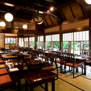 4名席から100名席まで、大小さまざまな個室をご用意させて頂いておりますので、職場を挙げてのご宴会や催しなど、昼夜問わず柔軟に対応させて頂きます。
従業員の方への満足度の高いご褒美にいかがでしょう。