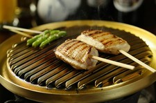 平日限定でお楽しみいただけるお昼のコースをご用意いたしました。
焼き物を楽しんで頂くコースです。