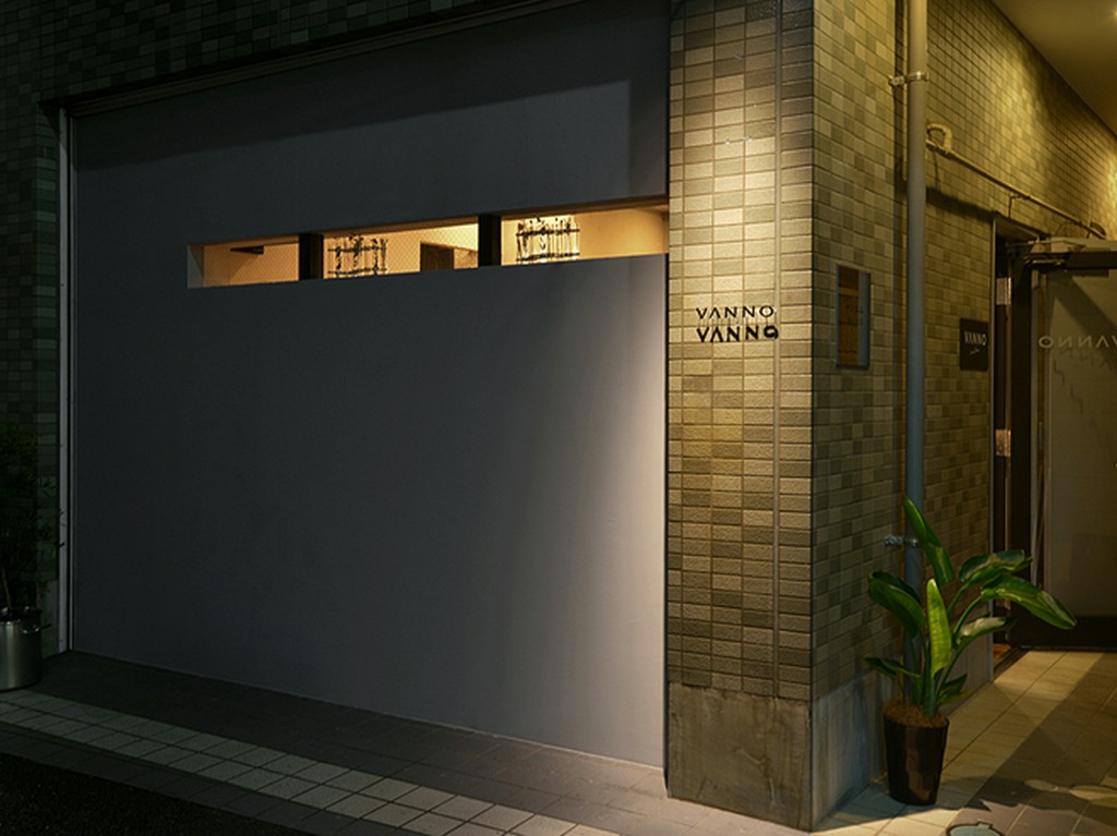 ゆっくり食事を楽しめるロケーションとモダンな内装