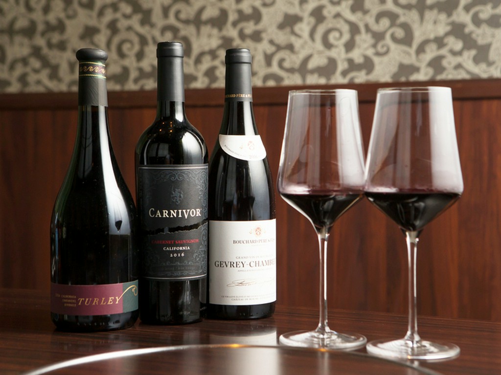 「宮崎牛」と共にテーブルを華やかに演出する充実のワイン