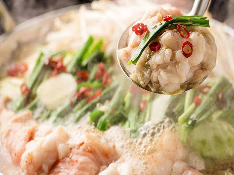 素材の黄金比が決め手!3日間じっくりと炊き上げた、本場九州仕込みの『自家製とんこつ鍋』