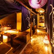 結婚式二次会や、宴会、同窓会など様々な用途でお使いできるよう２名様から最大２５名が入れる大小様々な完全個室をご用意してます。人数様に応じてエリア貸切で最大１００名様まで着席可能になっております。花束やケーキなどのご要望がございましたらお店でご用意致します。（有料）お気軽にお問い合わせください。