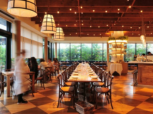 本店同様のアットホームながら洗練された空間、サービスを提供