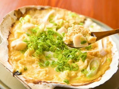 ホタテと津軽味噌が好相性で、日本酒によく合う『味噌貝焼き』