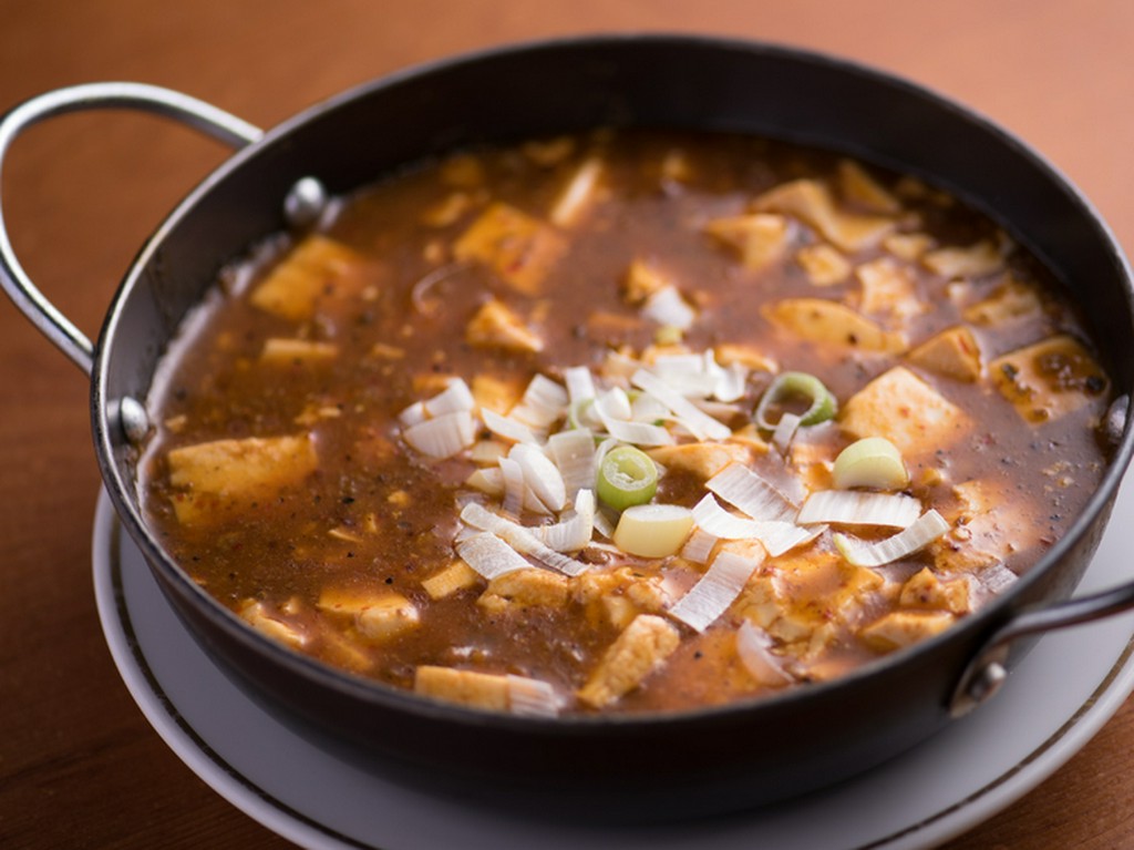 痺れる刺激がクセになる、本場中国の山椒が効いた『麻婆豆腐』