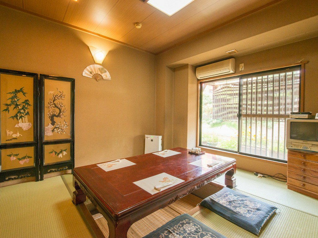 人生の門出を祝う席にふさわしい、上品な和室を用意