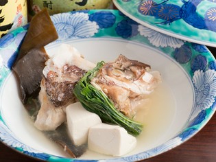 素材本来の味わいを髄まで堪能できる『鯛の骨蒸し』