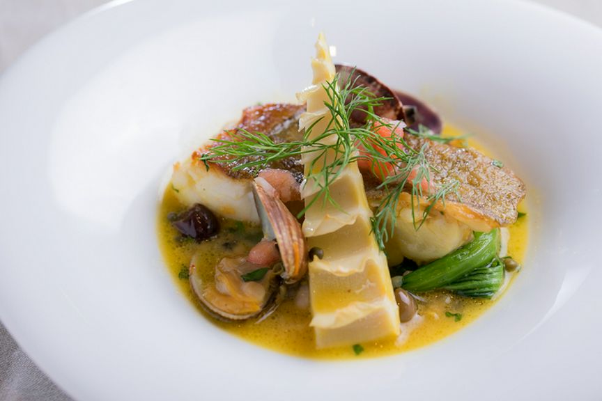 旬の野菜と肉・魚を組み合わせたシーズンメニューも要チェック