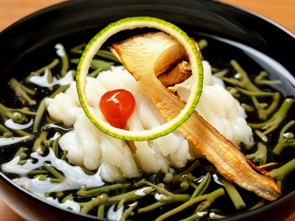 鱧と松茸のお吸物