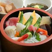 小鉢・おわん付
大盛り無料