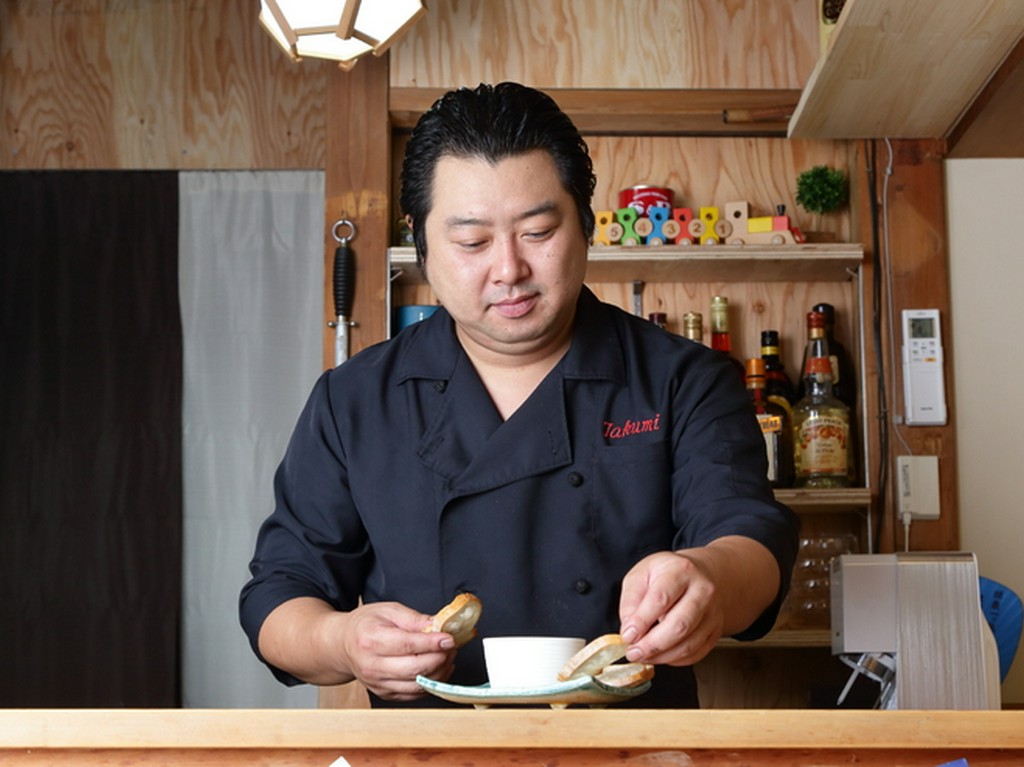 料理への妥協は一切せず、視覚や嗅覚でも楽しめる工夫を