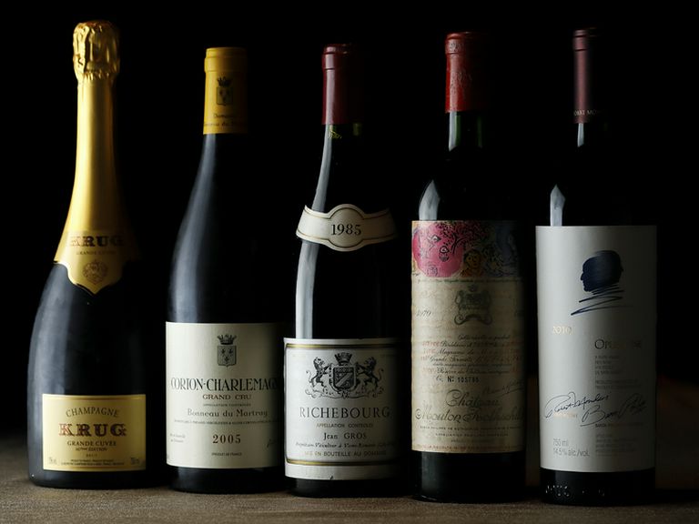 特定の産地にこだわり、料理に合うワインをソムリエがセレクト