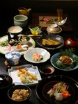 日本料理の奥深さと美味しさを、心ゆくまで味わえる『会席コース　藤（ふじ）』