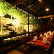 飛騨高山の古民家で自然に囲まれながら楽しむ贅沢な時間。接待や会食、お祝いの席などさまざまな用途で利用できます。季節を味わうコースも充実。心に刻むひとときを【乃木坂　海華月】で過ごしてみませんか。