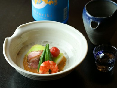 料理との相性抜群の地酒が、常時20種類程度ラインナップ