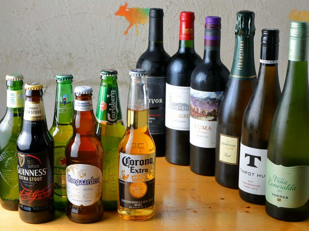 豊富な種類のお酒はどれもこれもお肉に合うものばかり
