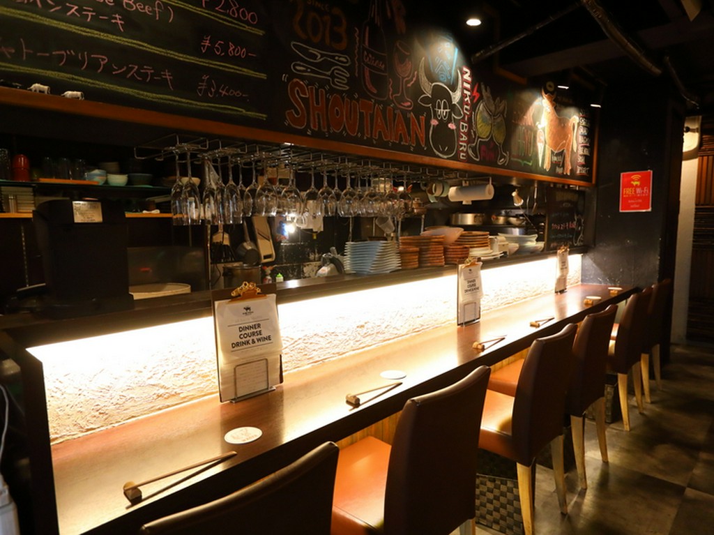 渋谷で大人デートするならココ。カウンターでゆったりバルデート