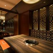 3名から18名まで利用できる個室を5部屋完備。接待などさまざまな場面で活躍してくれます。個室利用の相談は電話にて承っておりますので、ご希望の際はぜひ一度ご相談ください。