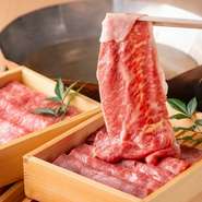 いつも以上に満足させたい、大切な方との食事にぴったりのお店。しゃぶしゃぶはもちろん、各地より用意した日本酒に、キャビア・雲丹・トリュフといった高級食材をテーマにした一品料理も用意されています。