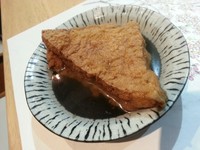 築地の豆腐店「杉寅豆腐店」の大豆を厳選した厚揚げ。佐賀の「姫豊」と言う大豆を使った厚揚げはお薦めです。