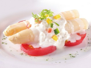 国内産、及びスペイン産の食材を使用