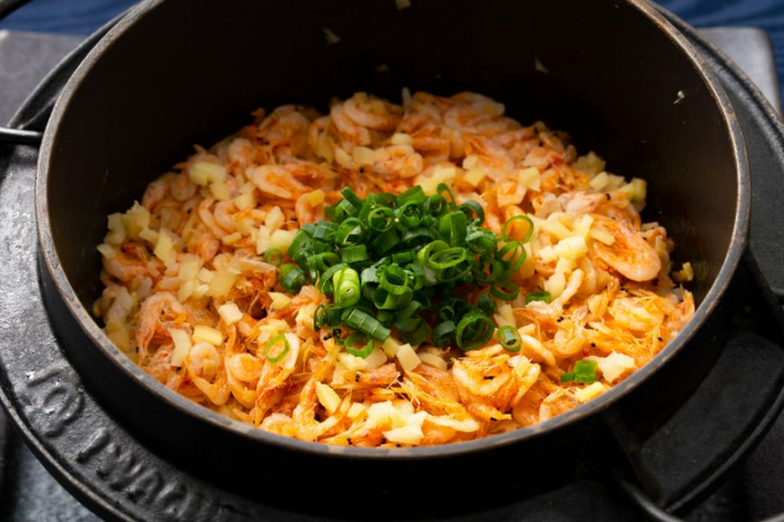 食味や粒の大きさにまでこだわった『プレミアム米を使った季節の炊き込みご飯』