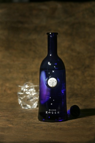 店名と同じ芋焼酎『星のなる木』。質を追求した特別限定酒