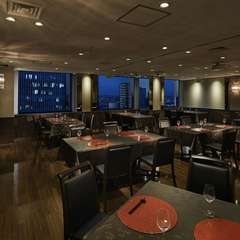 広々としたダイニングは、各種パーティーにも