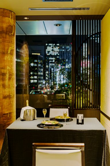 青山・表参道にふさわしい、大人の隠れ家空間