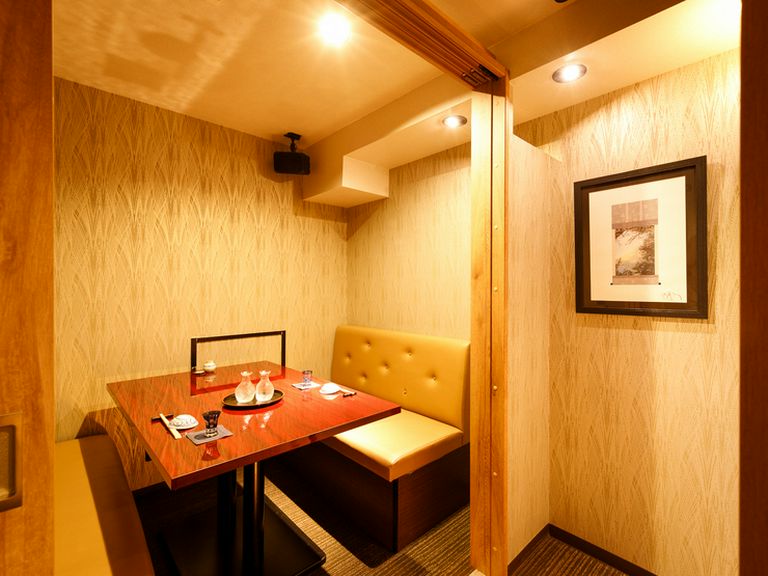 麹町での接待や会食、少人数での食事会にぴったりの個室を完備