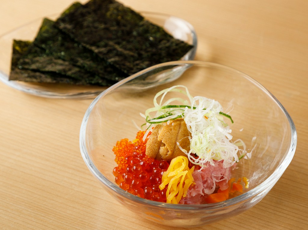 お酒のつまみに最高！　看板料理のひとつ『今よし特製　爆弾』