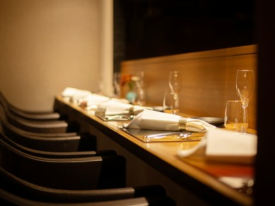 「清潔感あふれる店内で大人カジュアルな女子会を」