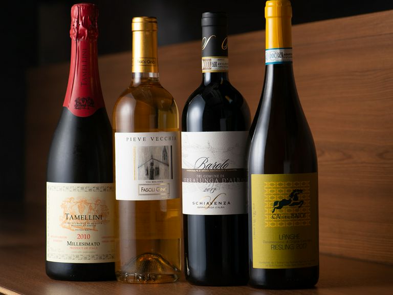 料理のおいしさを引き立ててくれるイタリア産ワインが充実