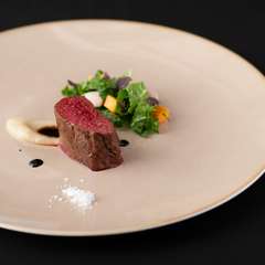 一度食べるとやみつきになる味わい『鹿のロースト』