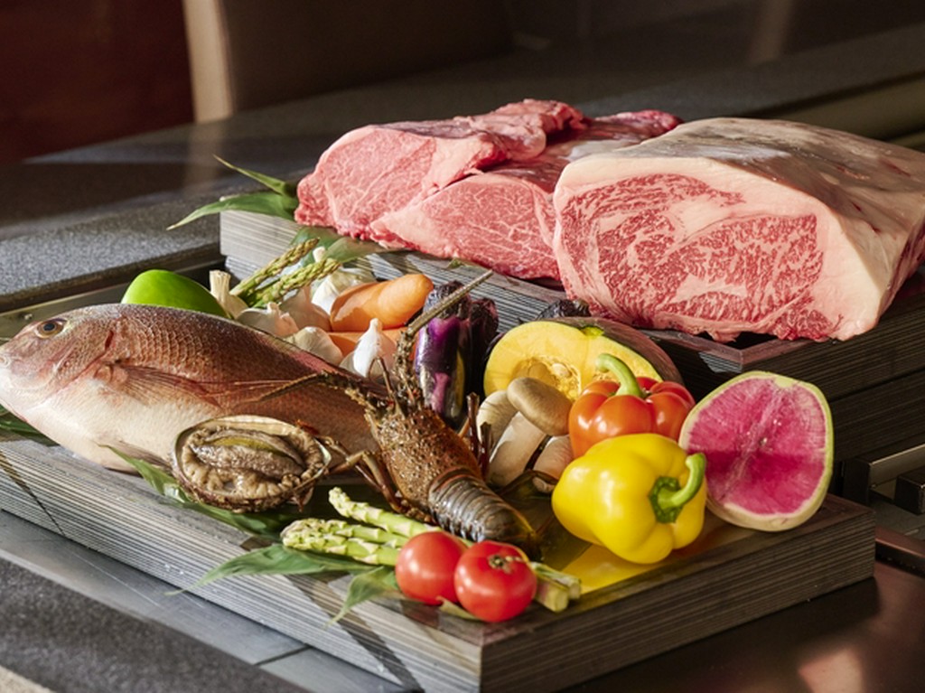 旬の新鮮な食材を鉄板焼きで