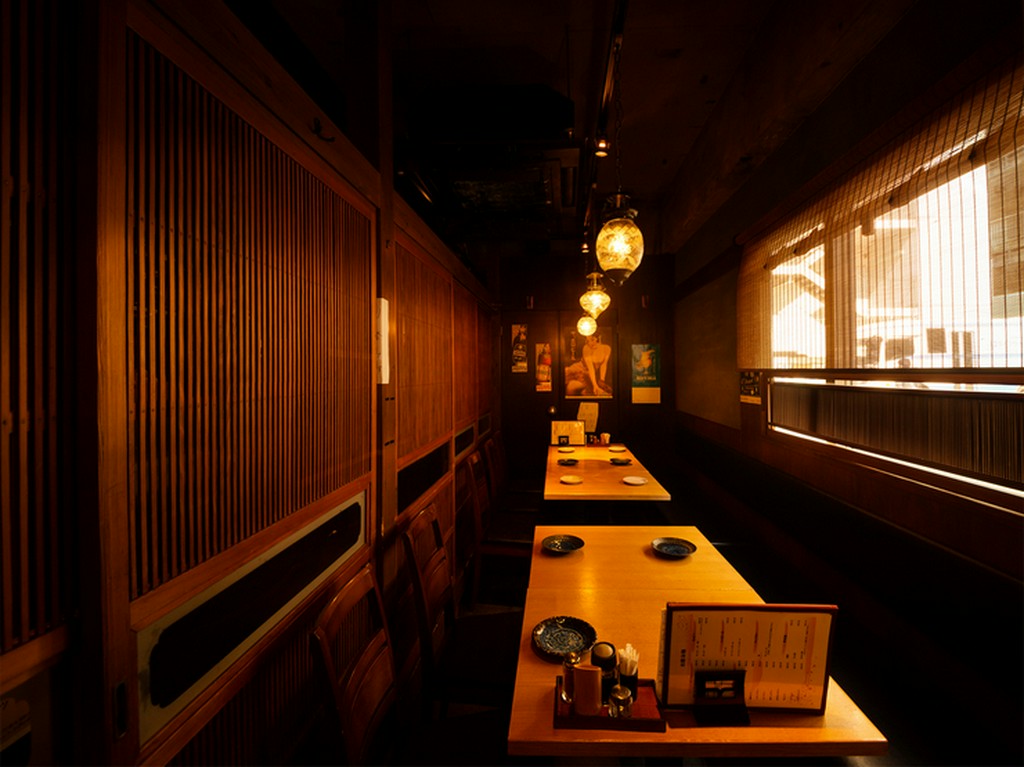 宴会におすすめの飲み放題アリ。おいしい焼鳥を仲間とともに舌鼓