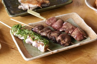 店ならではの焼き加減で提供する『ささみ梅しそ串』