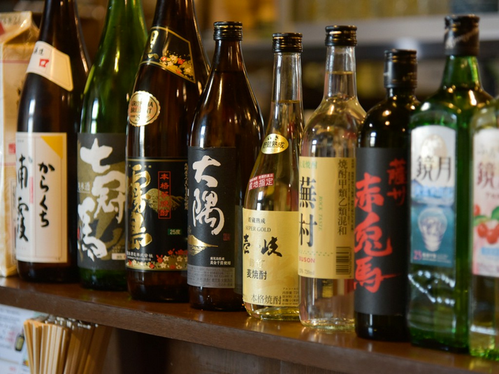 滋味深い料理によく合う、焼酎をはじめとしたお酒が充実
