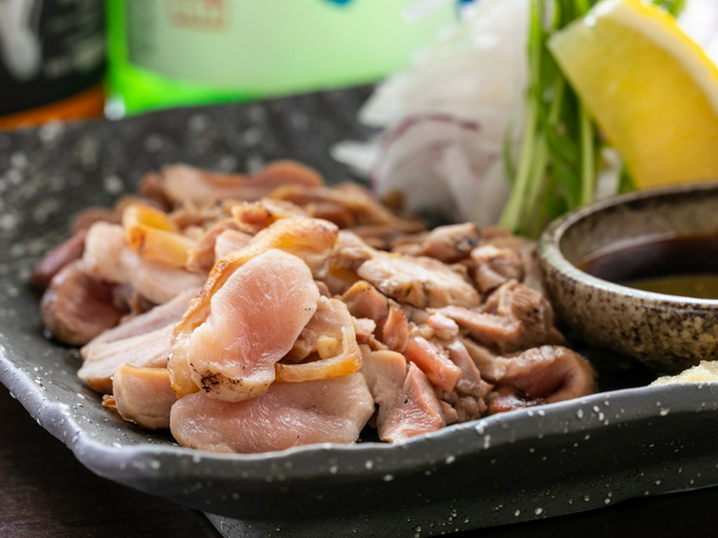 地鶏のたたき（たまり醤油/ゆずポン酢）