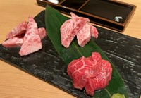 120ｇ／神戸牛「シンタマ」松阪牛「トモバラ」近江牛「サーロイン」上質・上品できめ細かな赤身と脂身のコラボ。柔らかく、なめらかで良質なタンパク質を多く含んだ部位の三種盛り。(各40gずつ)