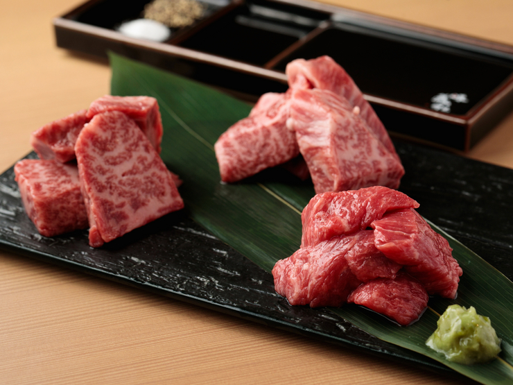 แนะนำสำหรับการสังสรรค์แบบสบายๆ♪ คอร์สที่เชฟเลือก 9,900 เยน (รวมภาษี) +3,500 เยน "พรีเมียม FD 120 นาที" ก็มีให้บริการเช่นกัน