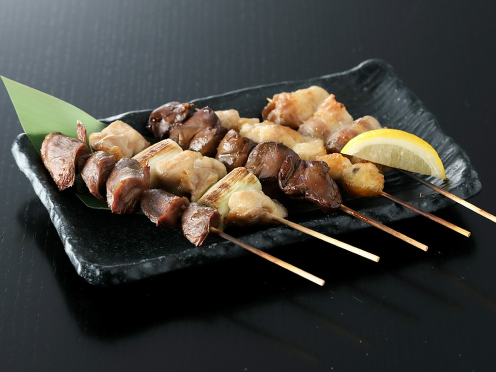 しっかりした皮と弾力のある身『焼鳥』に使われる「国産地鶏」