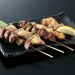 しっかりした皮と弾力のある身『焼鳥』に使われる「国産地鶏」