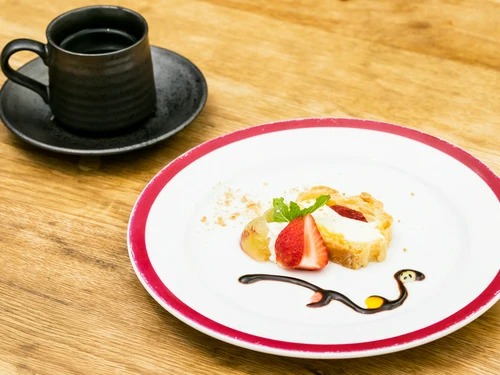 食後のお楽しみは、季節の特製スイーツ