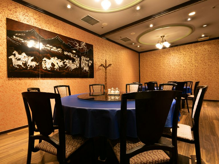 気品溢れる個室と豪華なコースで、心づくしのおもてなし
