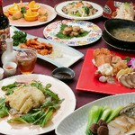 前菜4種盛り合わせ
季節野菜と小海老の塩炒め
牛肉サーロイン黒胡椒炒め
鮮魚の中華風蒸し物
豚の角煮
フカヒレスープ
炒飯 又は 焼きそば（ご予約時にお選び下さい）
デザート
