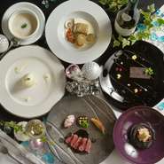 大切な方と幸せな時間を。
PLAN　￥10000（税・サ込）￥13000（税・サ込）
年に一度の豪華フルコースをお楽しみくださいませ。