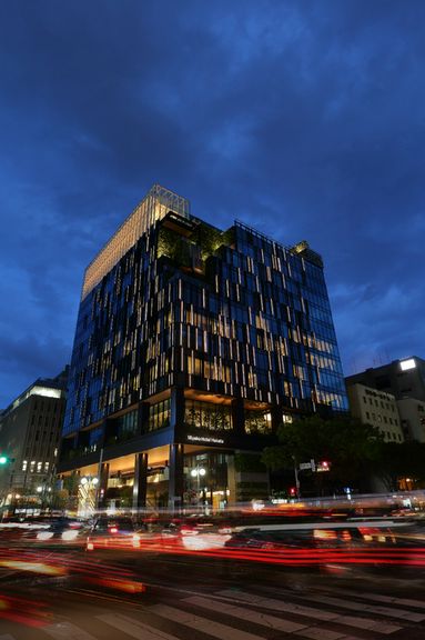 綺麗な夜景とホテルレストラン