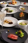 地元九州の食材をふんだんに使った自慢のコース。
フレンチ出身シェフが腕によりをかけてご提供します。